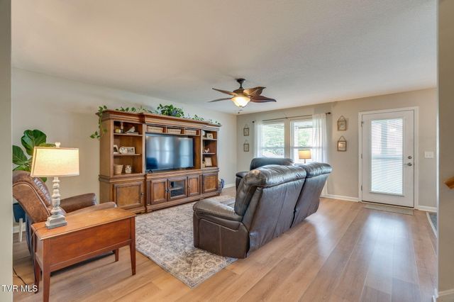 212 Pembrooke Circle, Jonesborough, TN 37659