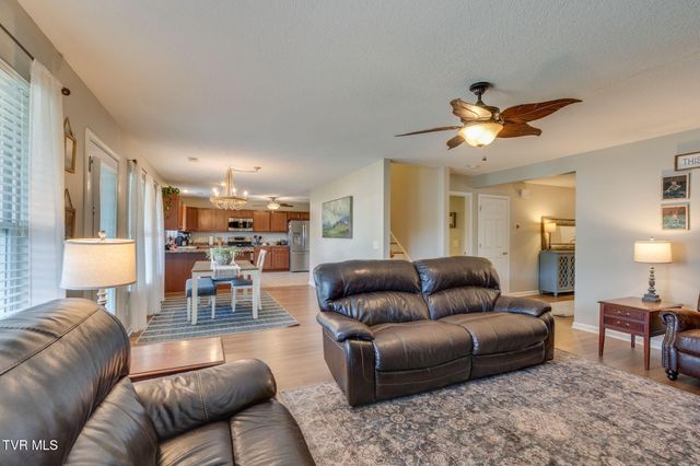 212 Pembrooke Circle, Jonesborough, TN 37659