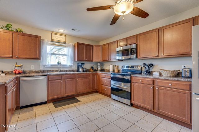 212 Pembrooke Circle, Jonesborough, TN 37659