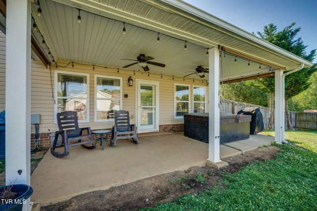 212 Pembrooke Circle, Jonesborough, TN 37659