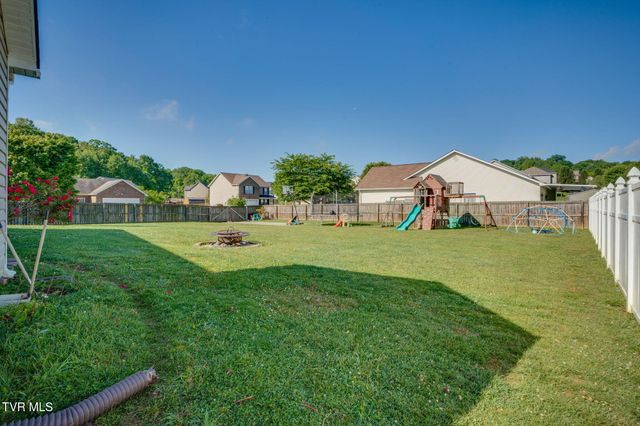 212 Pembrooke Circle, Jonesborough, TN 37659