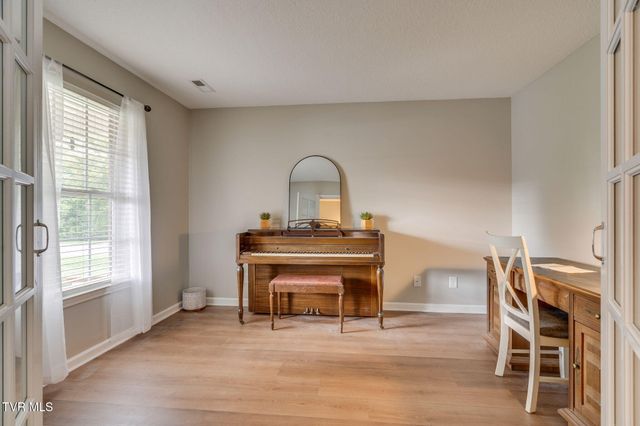 212 Pembrooke Circle, Jonesborough, TN 37659