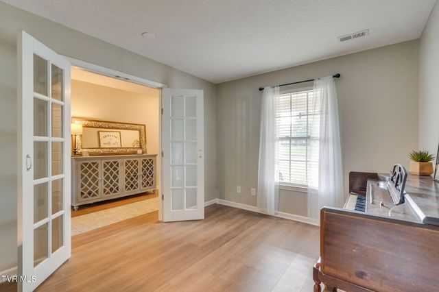 212 Pembrooke Circle, Jonesborough, TN 37659