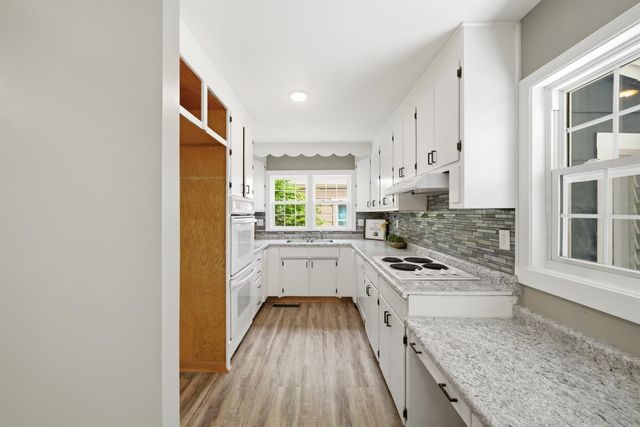 1612 N Cron, Augusta, KS 67010