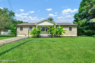 4300 Blue Sky Ct, Louisville, KY 40216