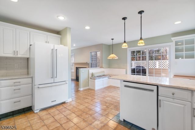 8 Forest Dale Dr, Harding Twp., NJ 07960