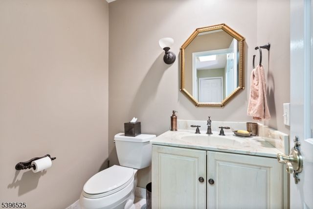 8 Forest Dale Dr, Harding Twp., NJ 07960