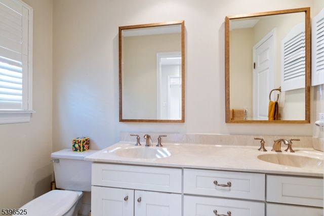 8 Forest Dale Dr, Harding Twp., NJ 07960