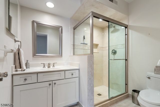 8 Forest Dale Dr, Harding Twp., NJ 07960