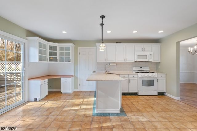 8 Forest Dale Dr, Harding Twp., NJ 07960