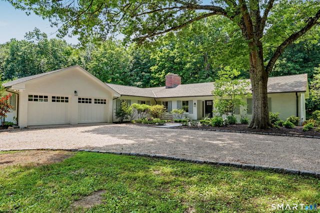 585 Hoydens Lane, Fairfield, CT 06824