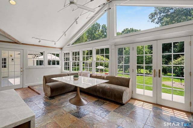 585 Hoydens Lane, Fairfield, CT 06824