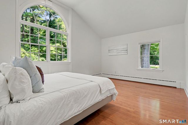 585 Hoydens Lane, Fairfield, CT 06824