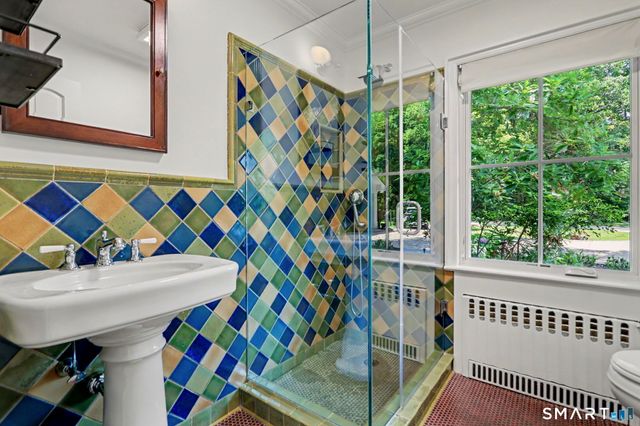585 Hoydens Lane, Fairfield, CT 06824