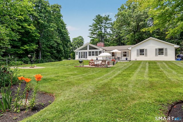 585 Hoydens Lane, Fairfield, CT 06824
