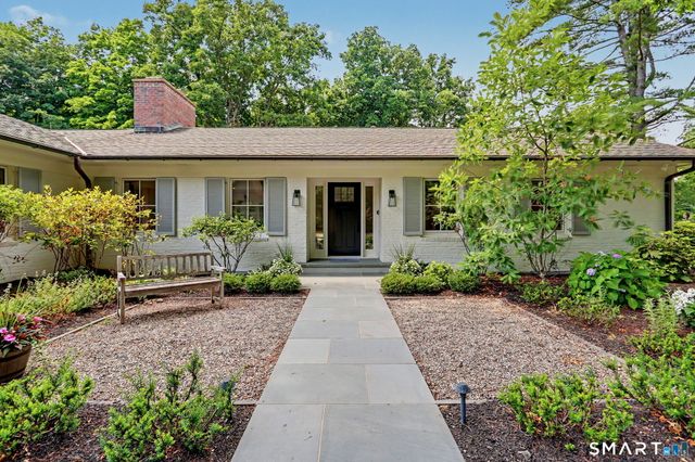 585 Hoydens Lane, Fairfield, CT 06824