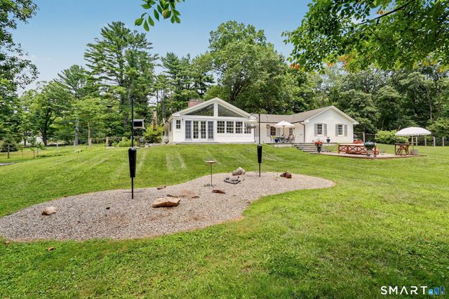 585 Hoydens Lane, Fairfield, CT 06824
