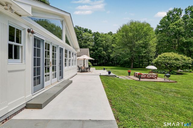 585 Hoydens Lane, Fairfield, CT 06824