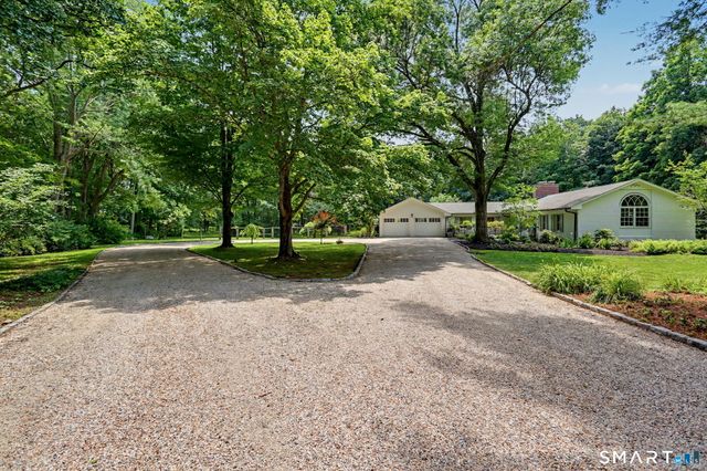 585 Hoydens Lane, Fairfield, CT 06824
