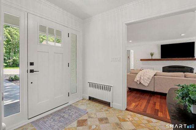 585 Hoydens Lane, Fairfield, CT 06824