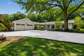 585 Hoydens Lane, Fairfield, CT 06824