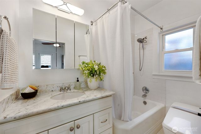 516 W Howe Street, Seattle, WA 98119