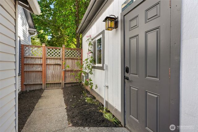 516 W Howe Street, Seattle, WA 98119