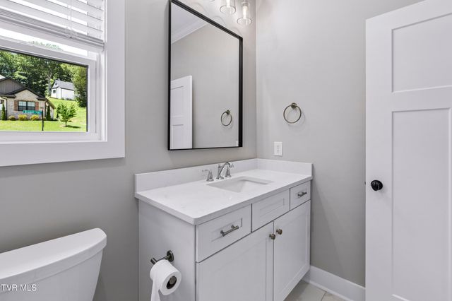 882 Gardenia Drive, Johnson City, TN 37615