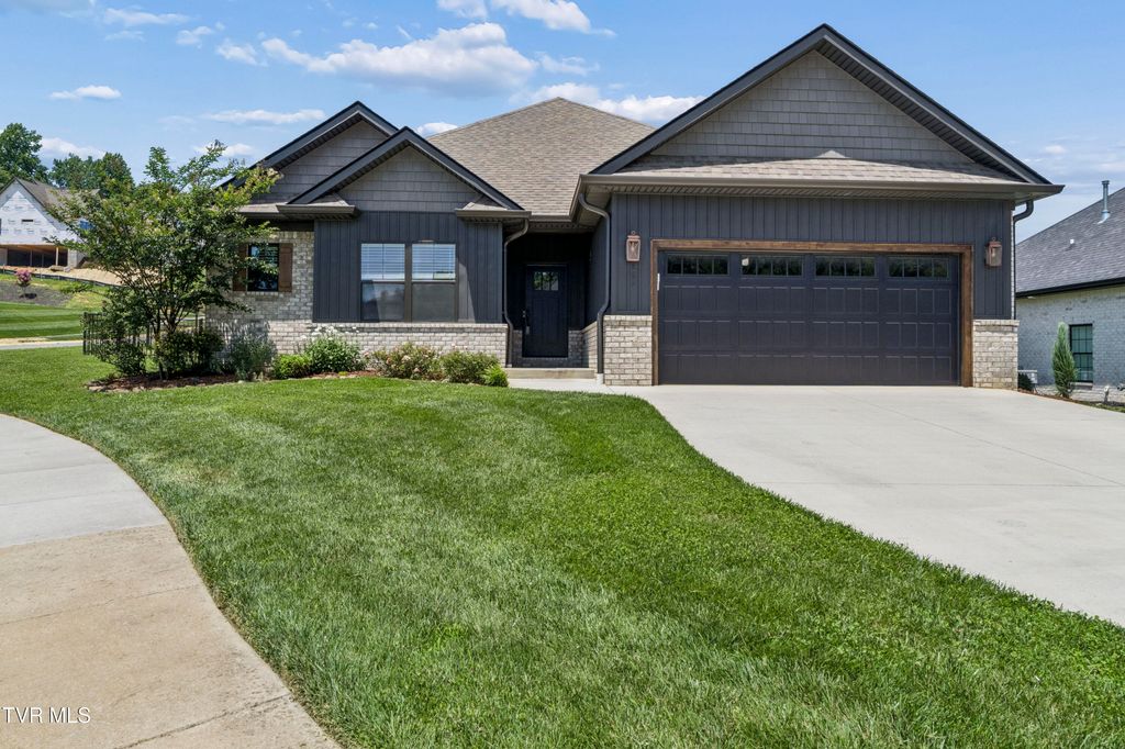 882 Gardenia Drive, Johnson City, TN 37615