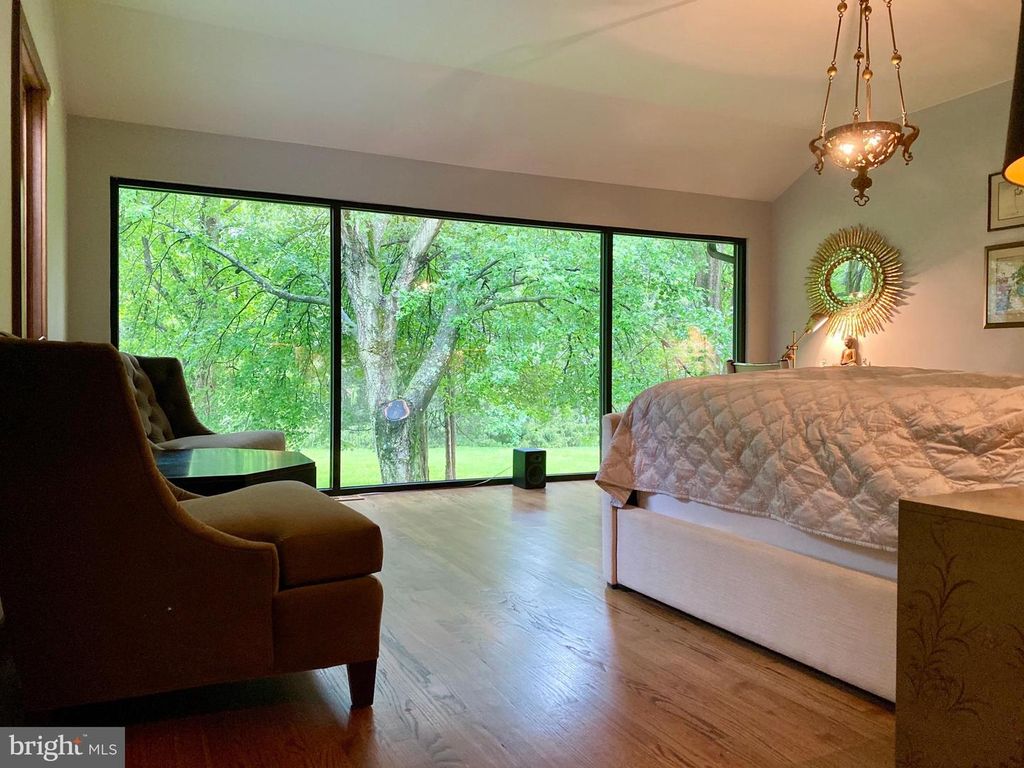 881 COX RD, Moorestown, NJ 08057