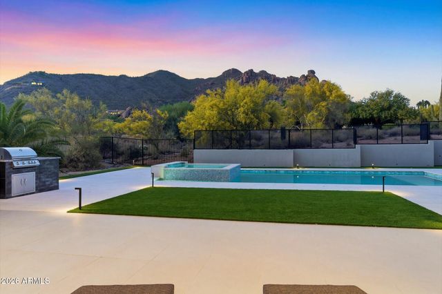 6816 E Stagecoach Pass --, Carefree, AZ 85377