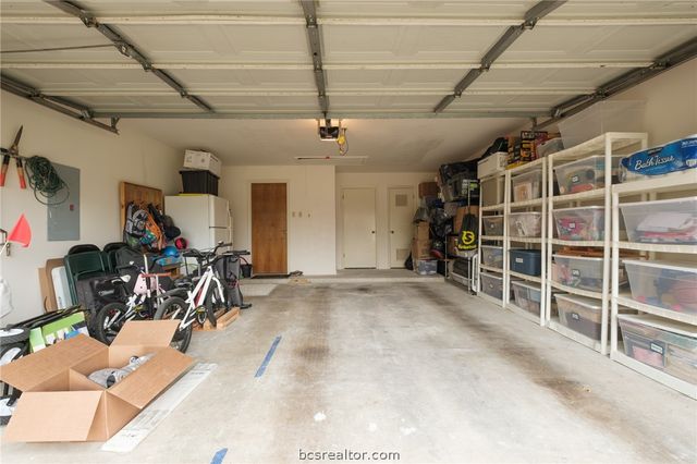 2808 Pueblo Court N, College Station, TX 77845