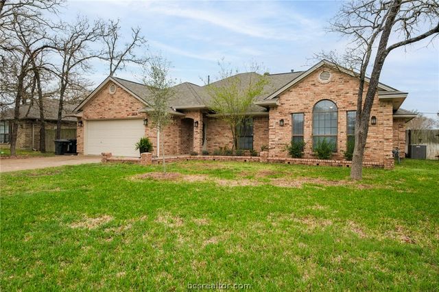 2808 Pueblo Court N, College Station, TX 77845