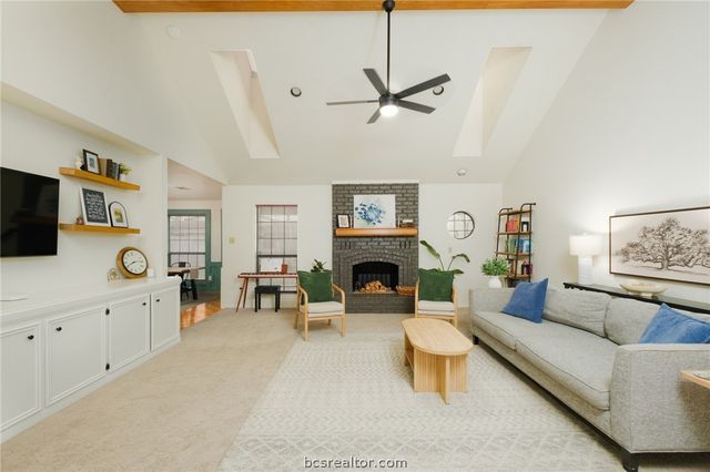 2808 Pueblo Court N, College Station, TX 77845