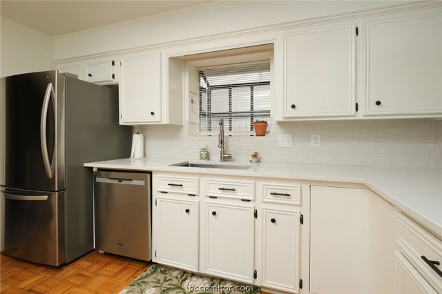 2808 Pueblo Court N, College Station, TX 77845