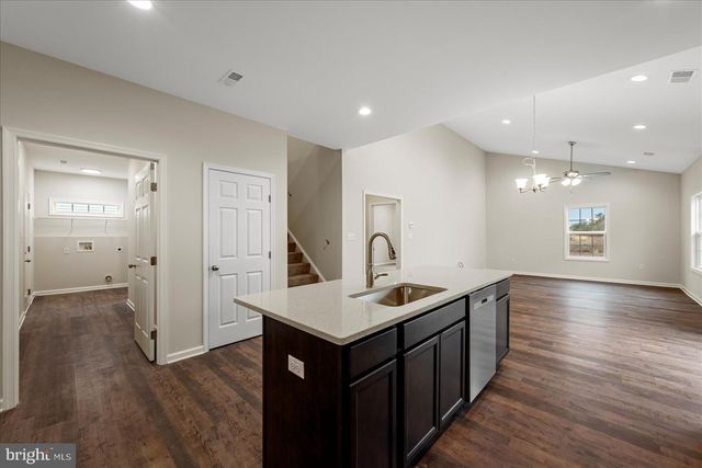 253 ROSSMANN BLVD, Winchester, VA 22602