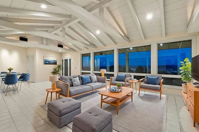 10595 Russell Road, La Mesa, CA 91941