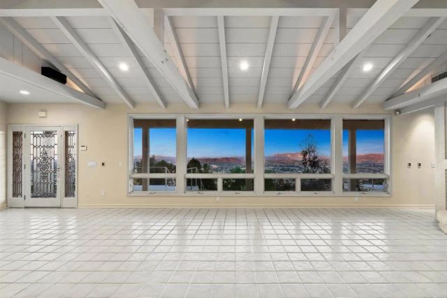 10595 Russell Road, La Mesa, CA 91941