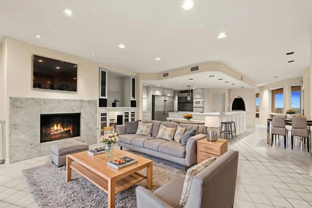 10595 Russell Road, La Mesa, CA 91941