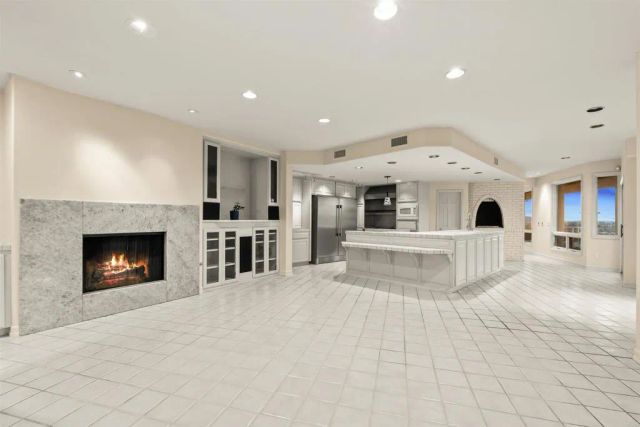 10595 Russell Road, La Mesa, CA 91941