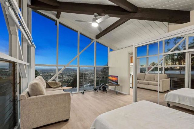 10595 Russell Road, La Mesa, CA 91941