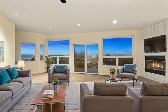 10595 Russell Road, La Mesa, CA 91941