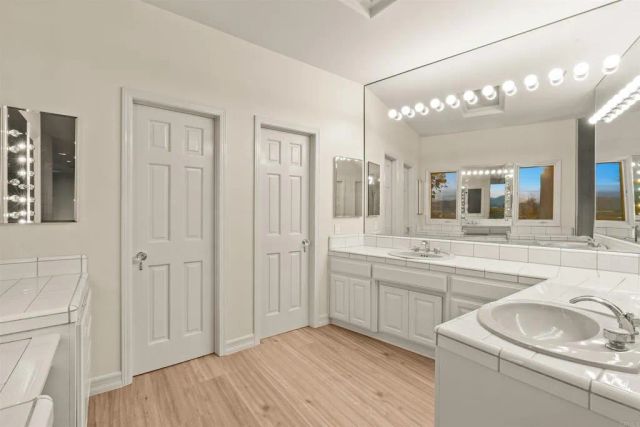 10595 Russell Road, La Mesa, CA 91941