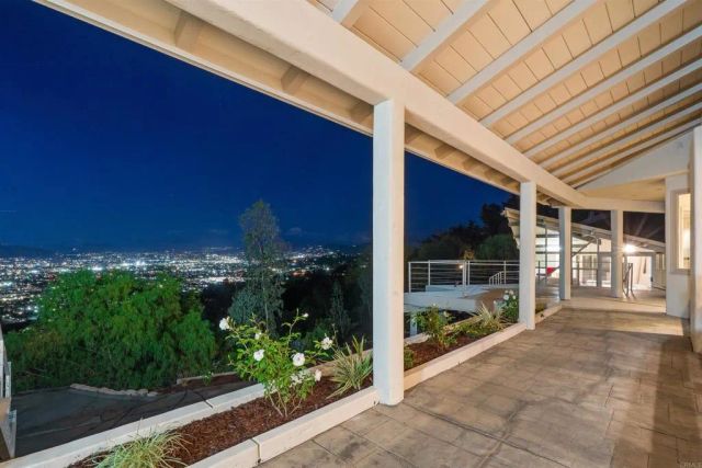10595 Russell Road, La Mesa, CA 91941