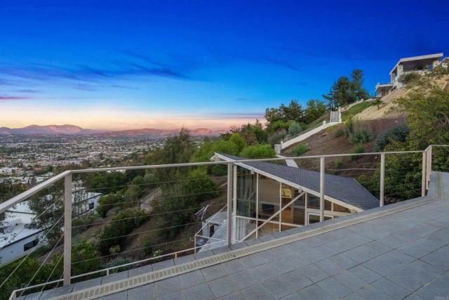 10595 Russell Road, La Mesa, CA 91941