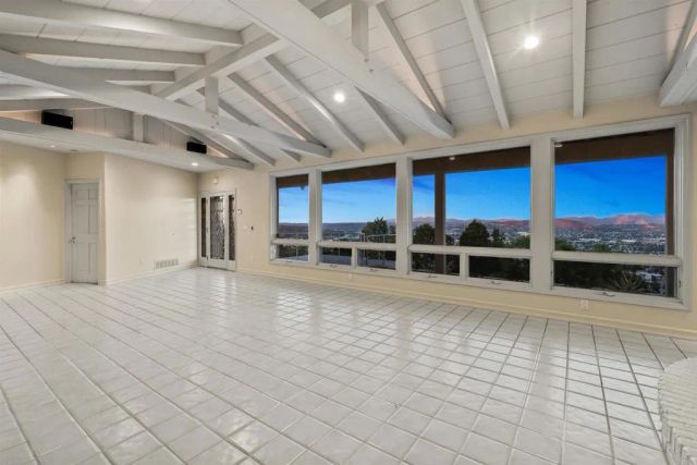 10595 Russell Road, La Mesa, CA 91941