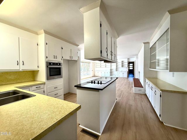 106 Carolina Avenue, Williamston, NC 27892