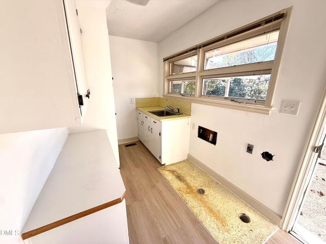 106 Carolina Avenue, Williamston, NC 27892