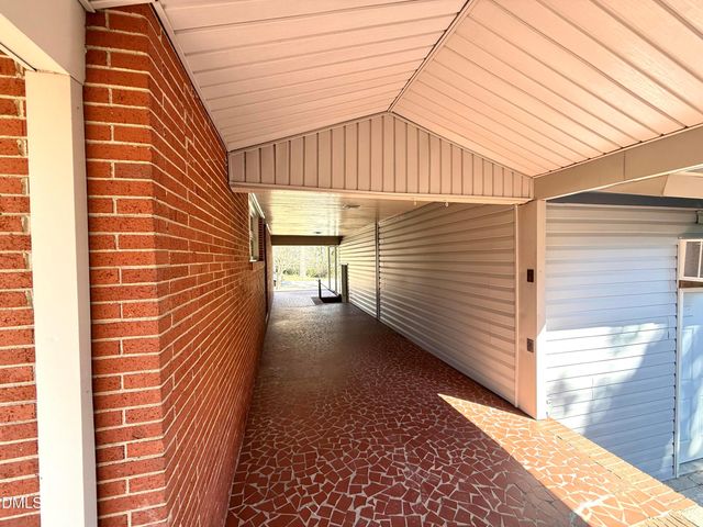 106 Carolina Avenue, Williamston, NC 27892