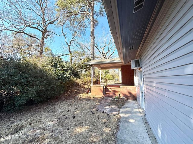 106 Carolina Avenue, Williamston, NC 27892